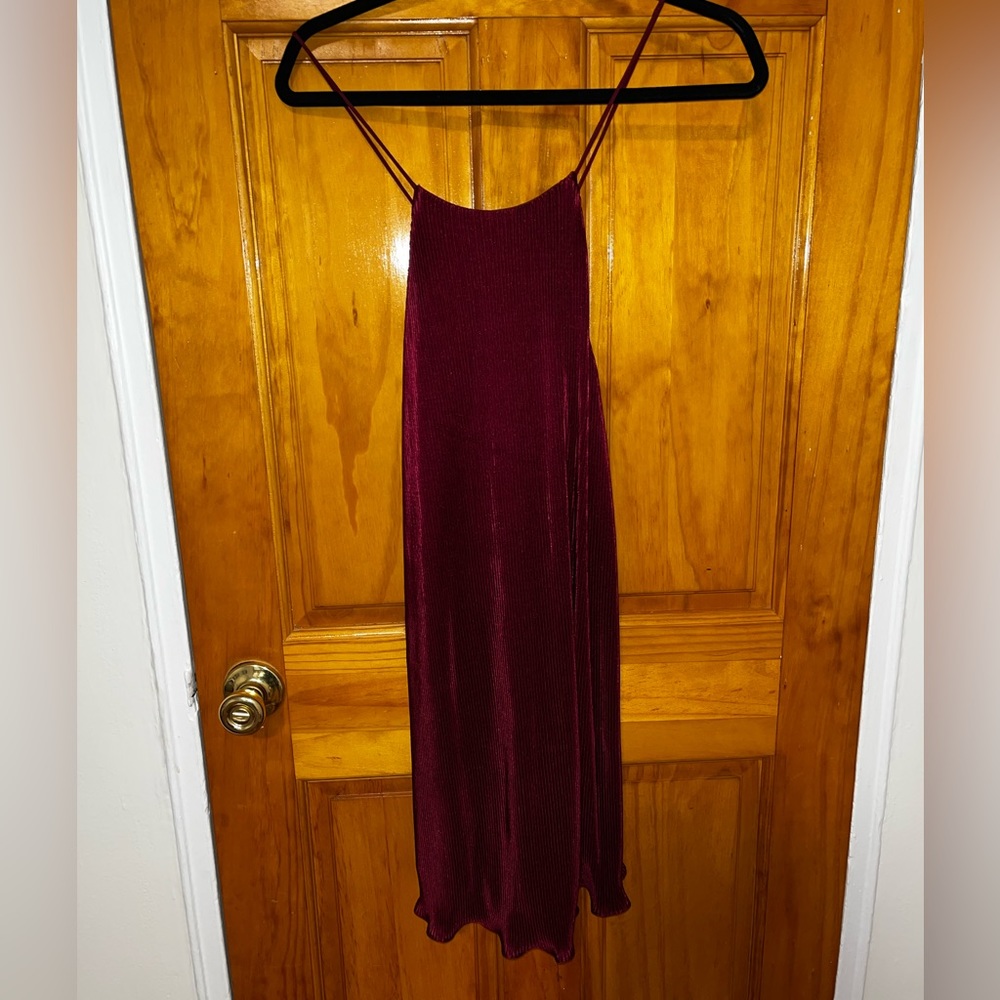 Franesca’s Collection: Maroon ribbed 100% polyester dress. Size XS